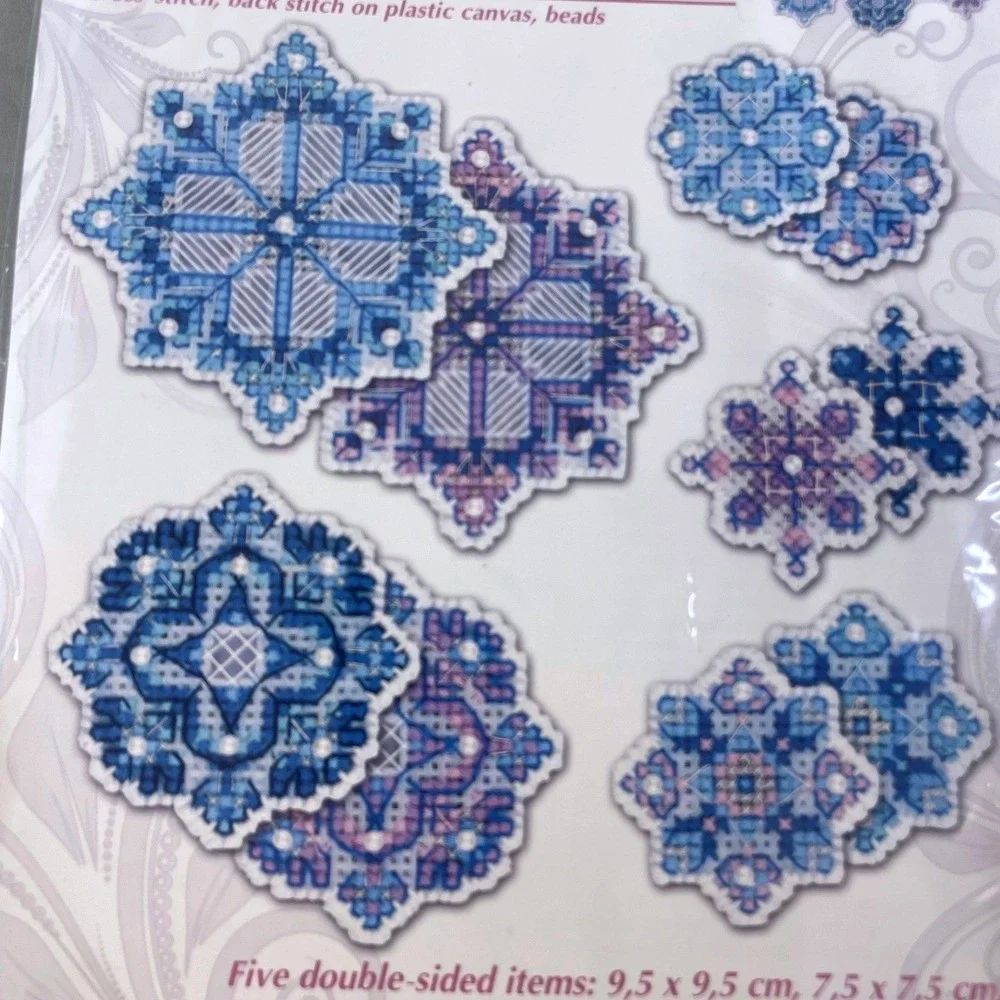 NIP Riolis Cross Stitch Kit Snowflakes 1889AC Plastic Canvas‎ Wool Acrylic Beads